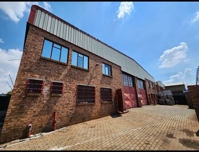 440M² MINI FACTORY FOR SALE IN DRIEHOEK